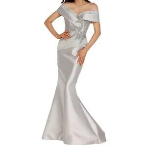 Terani Couture Silver Mother of the Bride Gown - Size 16. SKU: 7008537